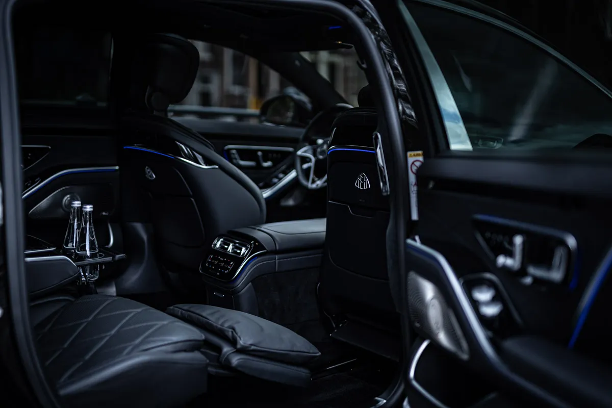 Luxe Amsterdam Airport Taxi met chauffeur
